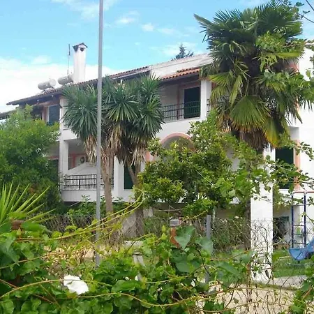 Angela Hotel 2*