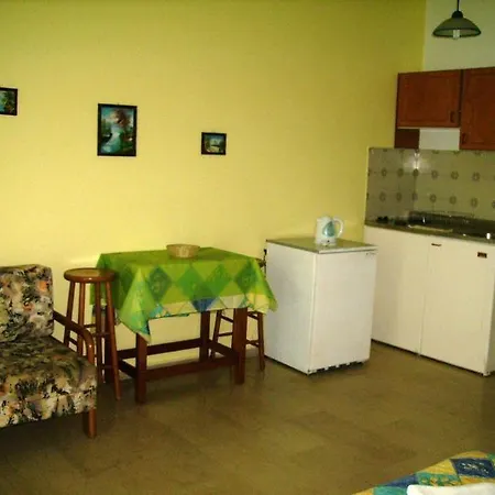Angela Hotel 2*